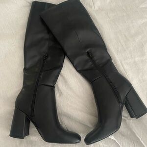 Madden Girl Women's Winslow Block-Heel Stretch Dress Boots